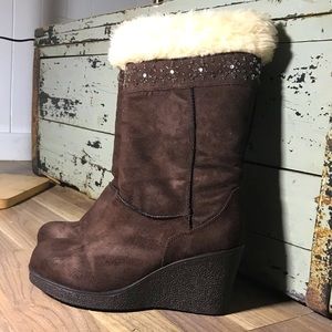 AMERICAN EAGLE | Bohemian Faux Fur Beaded Booties